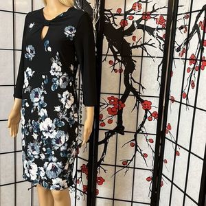 WHITE House Black Market - Black N Blue Floral Midi Dress. NWT Size XS.